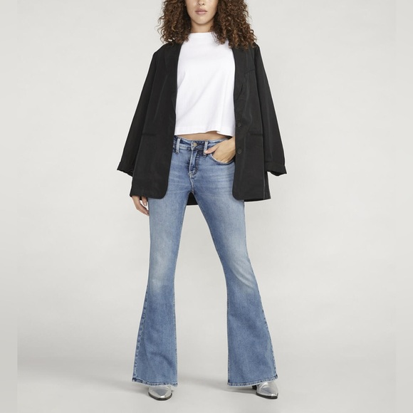 Silver Jeans Suki Flare Medium Wash Blue Jeans Size W30/L33 - Picture 2 of 12